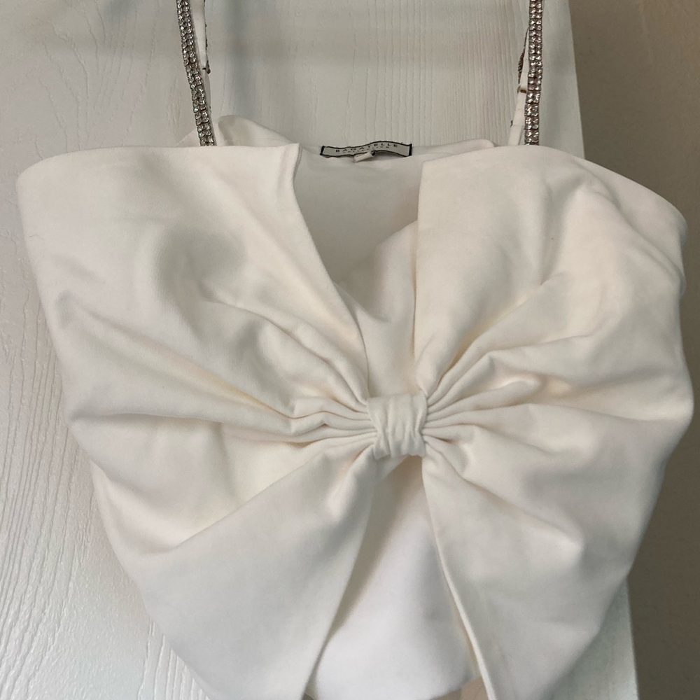 Bow Statement Top